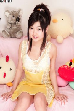 李耐阅王骁接吻照片